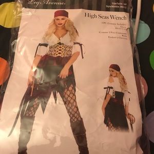 Brand new woman small pirate costume!